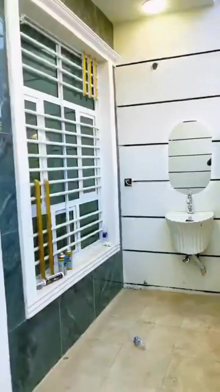 💒 بيت جاهز من كل نواحي🔑🔑 الدار للبيع مساحه ١٠٠🟤 متر20×5 طابق ونص طابو زراعي سند ٢٥🫆 قرار محكمه زراعي الزعفرانيه شارع الكهرباء شارع صيدليه زينه علي  فرع 4 الرقم*********** قصاد مابيع ولاراوس غير متواجد على فيس سعر 95وبي مجال بصيط🔻
