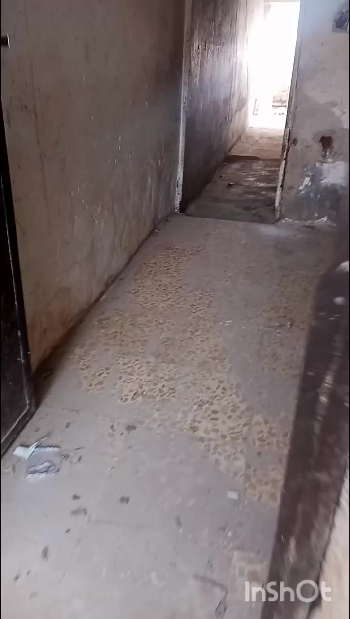 بيت 75 متر طابق واحد امانه يتعهد صاحب الدار كافة الإجراءات السعر 30 وبي مجال شيشان  قرب المدارس الحديد ثانيه اسواق جدو ***********
