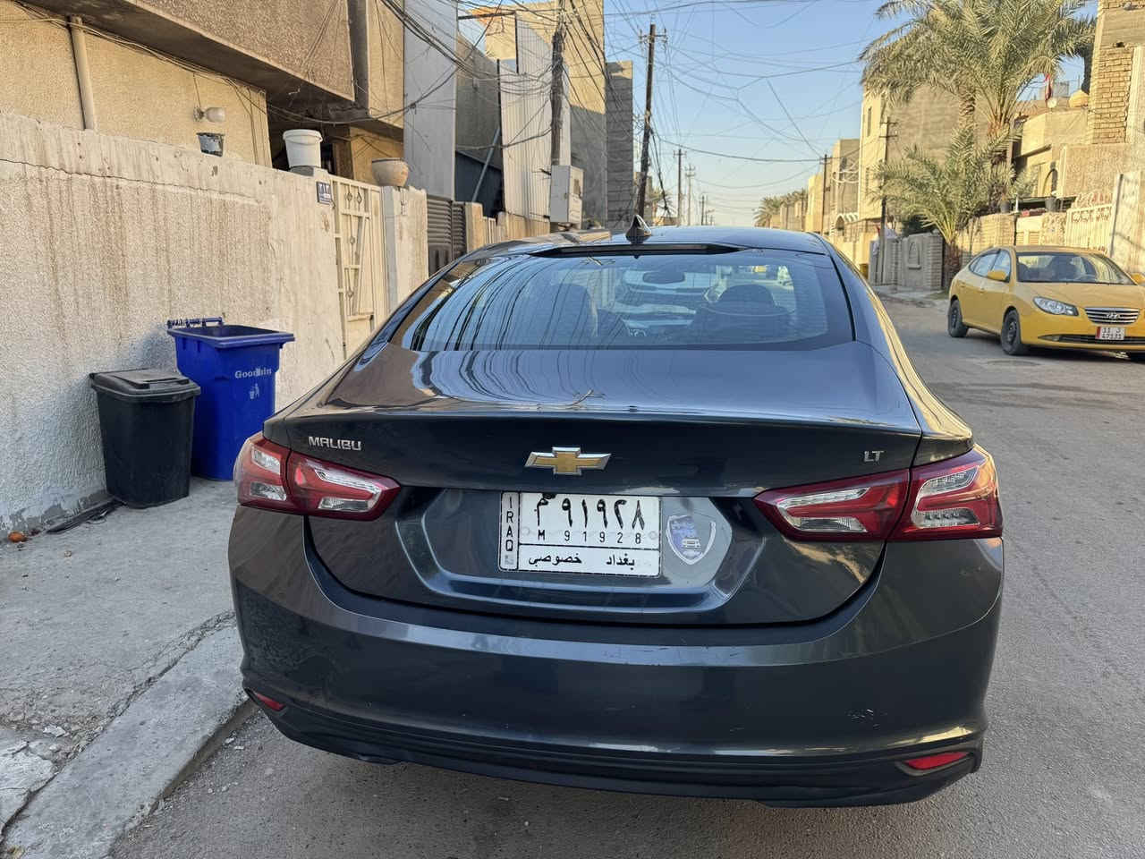 السلام عليكم
ماليبو موديل 2020  LT
محرك 1500 تيربو 
شاشة جبيرة 
بصمة 
كروس سرعة
تحكم ستيرن 
تدفئة بالكشنات 
وبعد بيها مواصفات المعروفة بفئتها
ماشية 150 الف 
داخلة للعراق كلين بدون حادث وبالعراق صاير بيها ضربة بالباب مال الصدر ومبدل فقط والسونار موجود 
معوووقين وبعد سنه تصير حرة والمعوق مو جبير بالعمر وجداً جداً خوش انسان بكفالتي 
سيارة جاهزة للاخير بدون اي نقوصات 
سعرها 11.500$ وبيها مجال بسيط 
*********** 
بغداد الجديدة النعيرية
