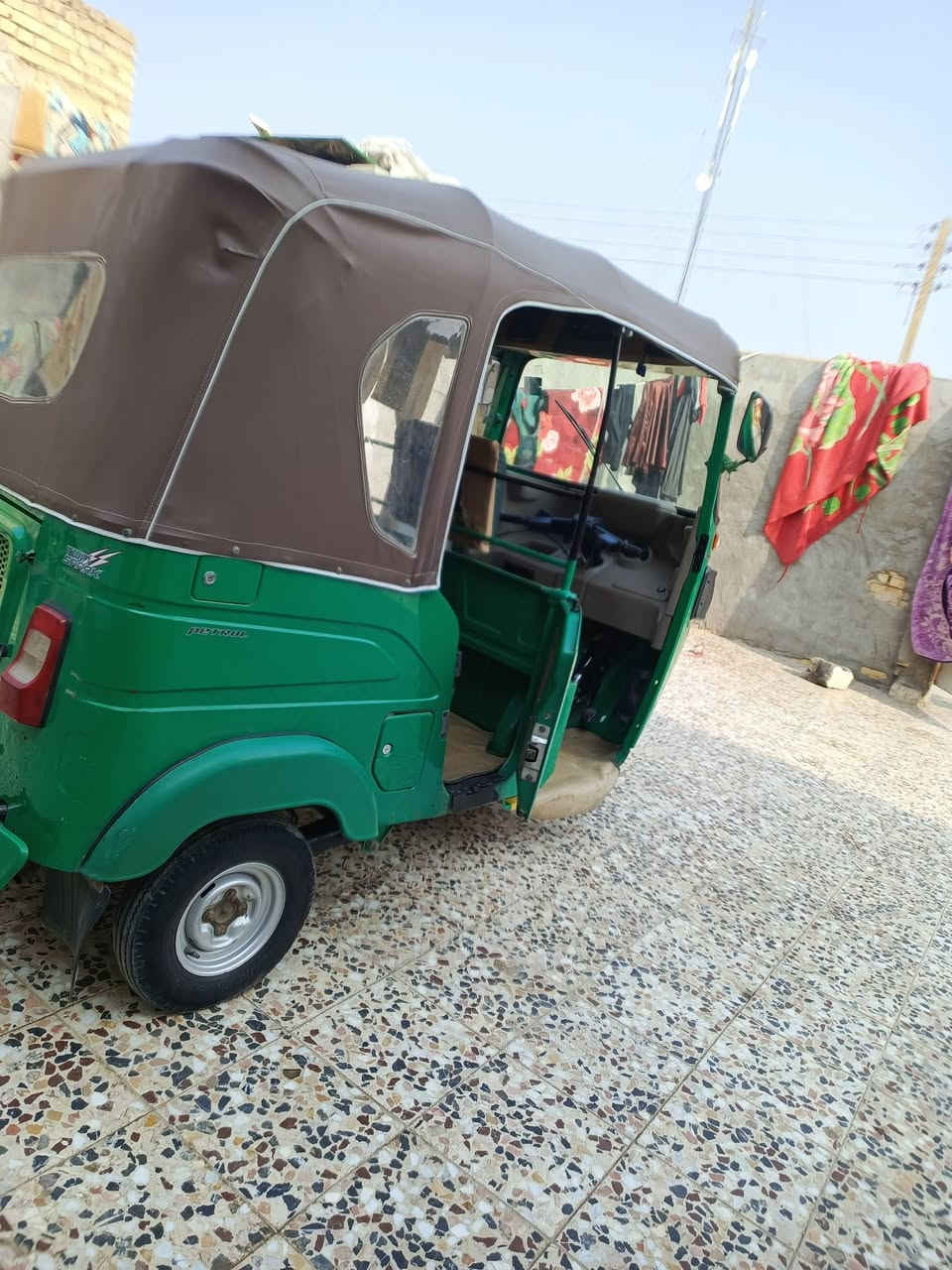 سلام عليكم تكتك البيع  اوراق  22 شهر 11 مضلع  تكتك كفاله عامه ماعده جوه البك لايت طكه  خفيفه كد اصبع والباقي كفاله عامه  سعر 8 300 وبيها مجال هذا رقمي وتصل 👈 ***********  وذا ماتحصلني عل تصال راسلني واتساب مكاني ميسان
