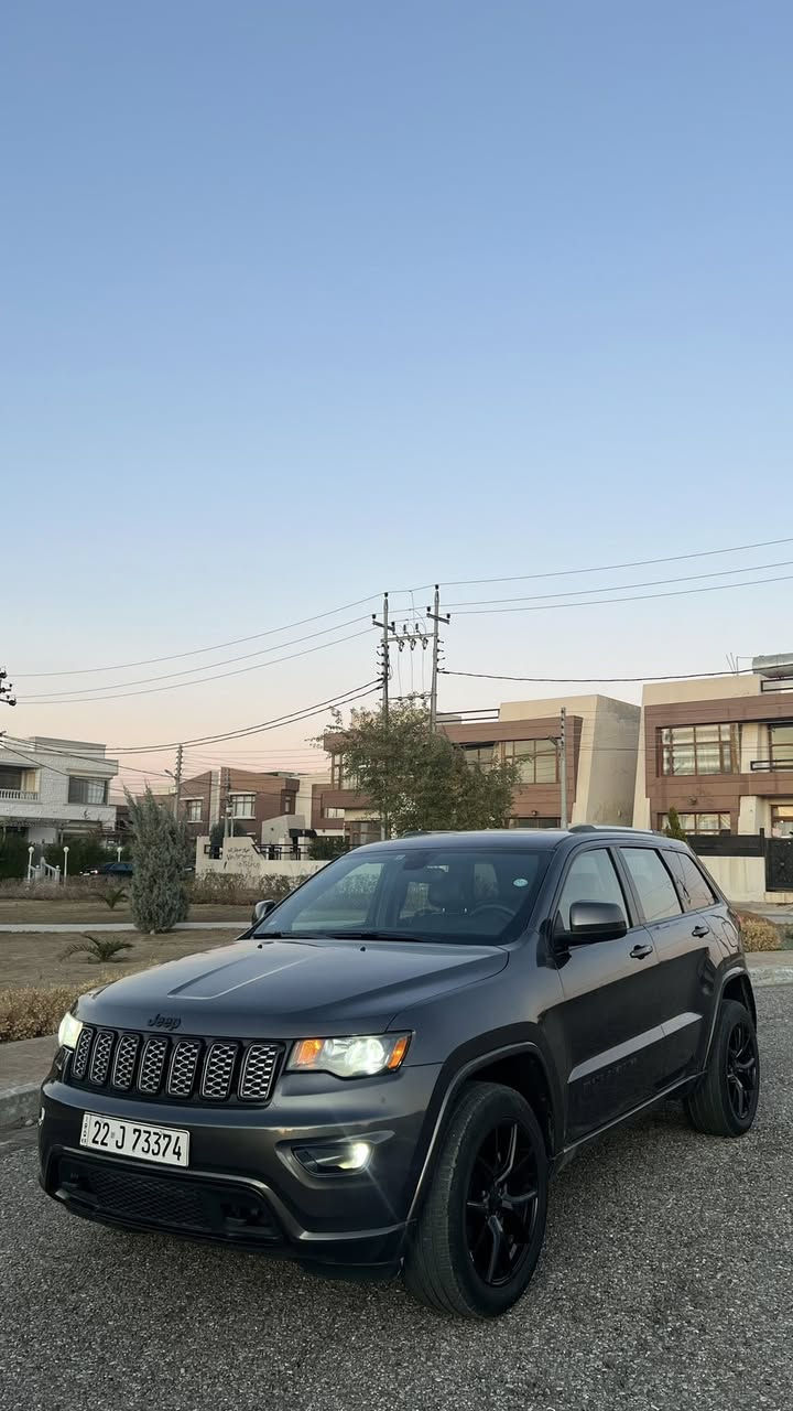 سلام عليكم
جيب
2019 
الموصفات بلاك توب 
كامره خلفيه 
مثبت سرعه 
فتحه 
ايكو+سبورت 
فور ويل
ضرر قطعه ومكانين بارد 
جاملغ خلفي السكن صبغ فقط
بدون ايرباك 
ماشيه 171283 الف Km
رقم الشاصي 1C4RJFAG4KC774336
السياره مال جناي منقصها شي 
محرك 3.6L V6 
سعرها 255$ بيها مجال قليل 
التواصل ***********
