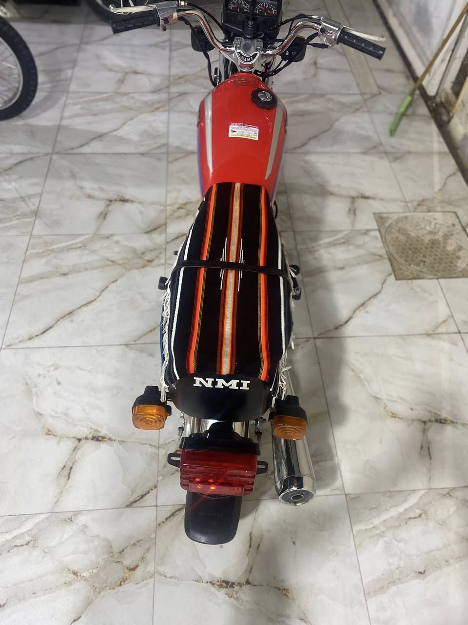 السلام عليكم صالها ١١ يوم من تعمرت بعدها سحك اول تبديله سعر ٩٧٥ وبيها مجال للشراي خاص موجود رقمي شريحه بس واتساب ماعندي ***********
