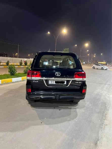 السلام عليكم لاندكروز للبيع مديل 2016 مكينه 8سلندر 4600 مكفوله من الصبغ فول مواصفات ماشيه 100 الف مكينه گير كله شرط تخم تاير جديد سياره مابيها اي نقص وجاهزه رقم بغداد الدولي بأسمي السعر 470 للاستفسار *********** ناصرية
