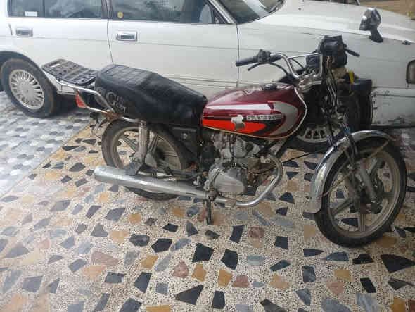 سلام عليكم
من رخصت مدير الكروب عندي دراجه لبيع اصولي أوراق كامله ضفيره دبلات امامي خلفي جديد تخم تاير جوا جديد المحرك خير من الله صلانصه جعره مديل 2021 نقص بس باتري 

سعر 475 وبيهه مجال لطيبين 
رقم الهاتف ***********
