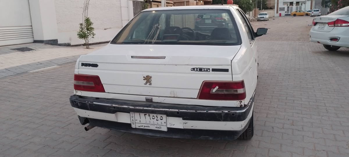 بيجو405موديل 2010 رقم نجف سعر30 وبيها مجال رقم الموبايل ***********
