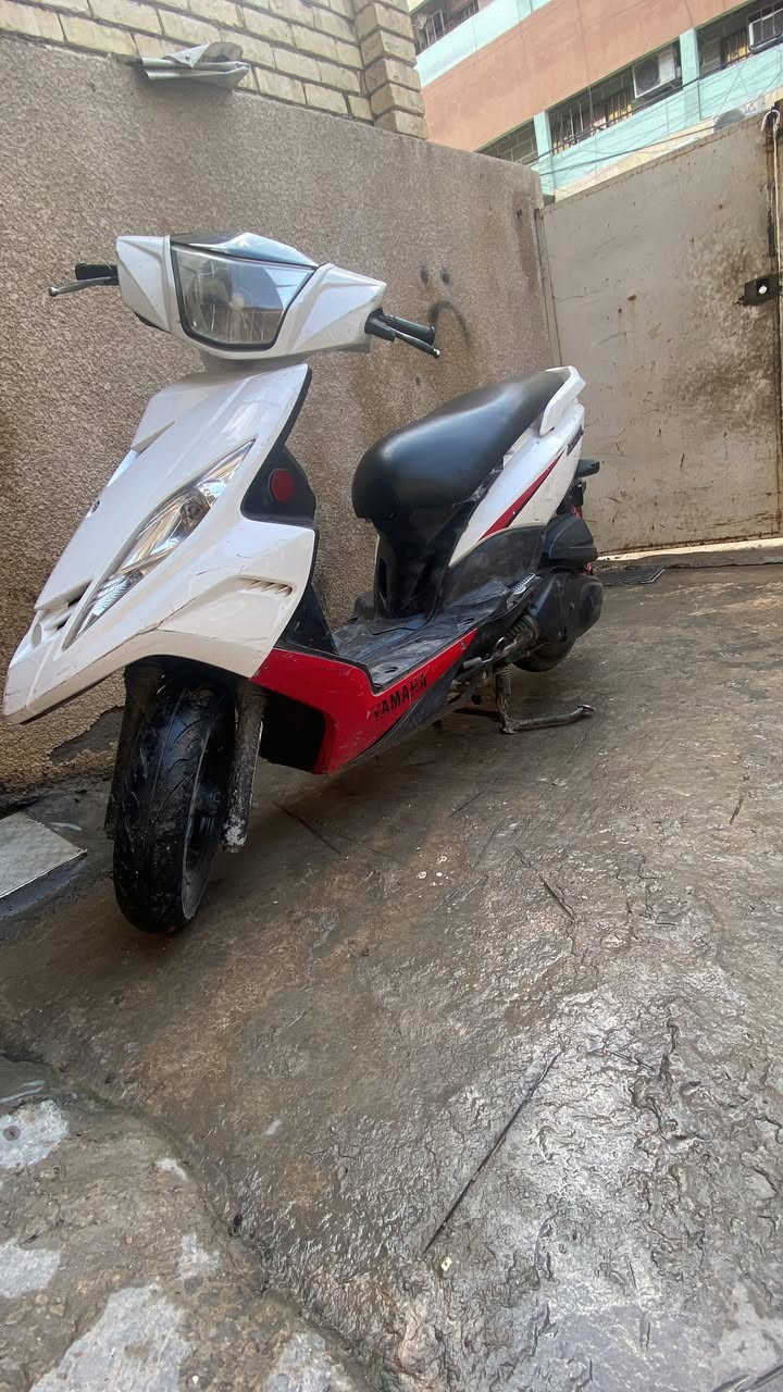 السلام عليكم جيتي ار للبيع نضيفه مكينه برغي ما مفتوح بيها ولا حاط عليا سبانه شلعه تشك الكاع معدل يخبل كلشي شغال دراجه صالها شهرين من نازله أوراق الرمبه موجوده مكاني بلديات شارع المصرف رقمي *********** سعر ٩٥٠
