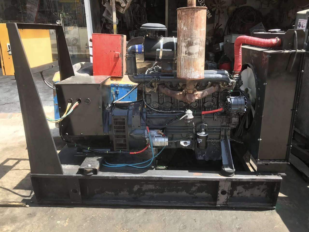 سلام عليكم لبيع بيركنز 90. 6. توليد 70 كيڤي.     سعر 26 ورقه. ستفسار. عنوان اربيل *********** ***********
