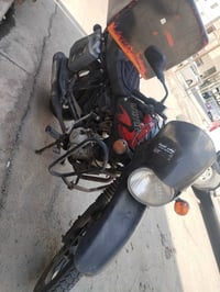 دراجه بوكسر موديل 22 للبيع مرقم بغداد سنويه جاهزه و كامله تحويل ثاني ي...