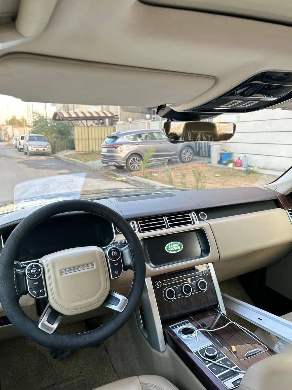 رانج موديل 2017 خليجي شركة سردار مكفوله كفاله عامه ماشيه80 بيع او مراوس حسب القناعه السعر 38 الف دولار اي ستفسار ***********
