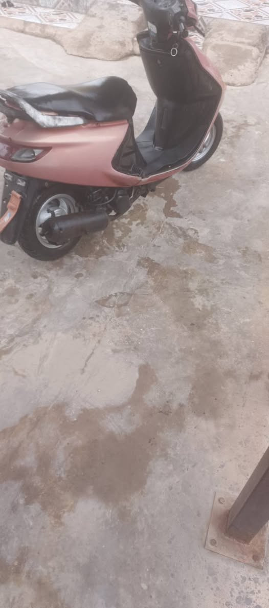 سلام عليكم
دراجه ياماهافورتي للبيع
سرعه 140
دراجه مكينه كلجات ادامه كامله عليه
شغاله سلف هندر
نقصه بس باتري
سعر ٣٠٠وبيه مجال ***********
