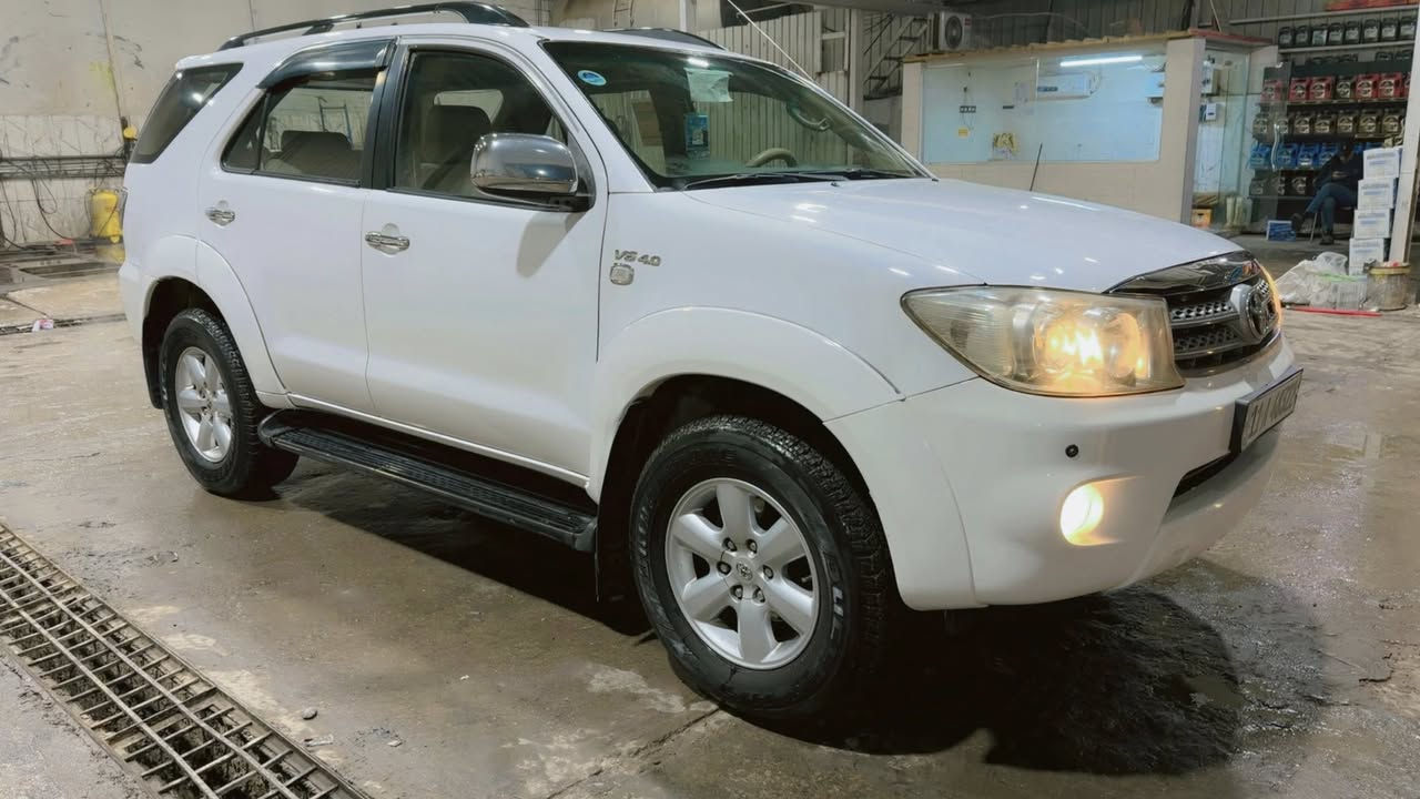 السلام عليكم
تويوتا فورچنر 2010 خليجي 6 سلندر مكينة 4000
فور ويل 7 راكب 3 قطع تبريد تحكمات ستيرن كروز سرعه حساس امامي خلفي كامرة خلفية شاشة ماشية 102 الف كيلو متر  السيارة البدي مكفول من الصبغ عدا البلاستك نظيفة جدا كير مكينة صدر امامي خلفي مع الدبلات جديد مشط استيرن جديد منظومة بانزين إدامة كاملة بدلت طخم نوزلات اصلي +مجاول+ عبوة فيت بم 
مكان السيارة بغداد حي العامل وبأسم خالي لان مكلف من عنده بالنشر والبيع 
السعر 17500$ وبيها مجال ان شاءالله
للاستفسار :::
***********
***********
***********
