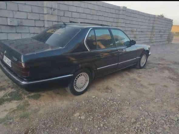 السلام عليكم 
بي ام حجم ٧٣٠
موديل٩١ رقم صلاح الدين انكليزي جديد مشروع وطني كير عادي جام كهربائيات تنته كلها جاهزه تخم تاير جديد باتري جديد صدر كله بالشرط كهربائيات كله شغاله صبغ عام للجماليه بدون اي ضرر وضع شركه
السياره جاهزه مانقصه اي شي 
شرط التحويل السعر ٤٣ وبيه مجال ويرهم مراوس حسب القناعه 
***********
***********
