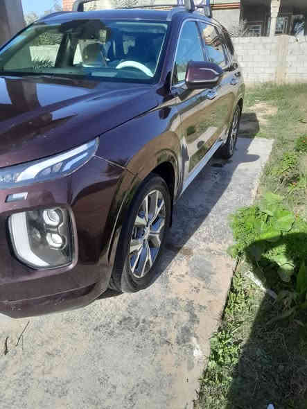 هونداي باليسايد 2022 1/1 لمتد فول مواصفات
رقم بغداد ماشية ٦١ الف كيلو متر
المحرك : 3.8L V6
حادث دعاميه امامية مبدل بنيد +صبغ الجاملغات
بدون لغود او شاصي صور الحادث مرفقة مع الصور ارباك استيرن فقط 
اللون : كرزي
المواصفات : 
فتحتين سقف 
داخل ابيض 
كشنات vip منفصل 
السيارة موجوده بغداد
السعر 245
الاستفسار على الرقم ***********
