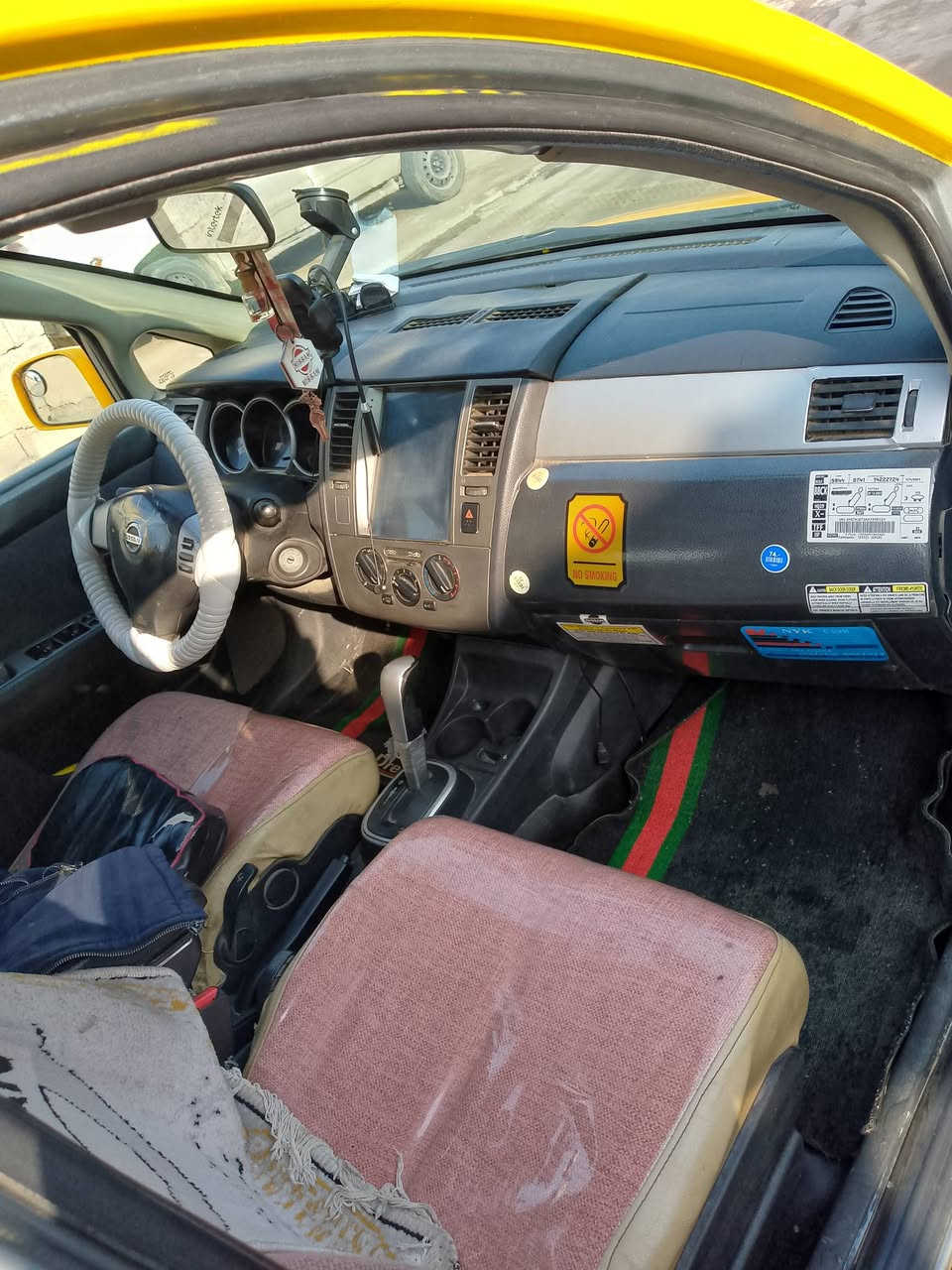 نيسان فيرسا ٢٠١٠
رقم نينوى مشروع وطني 
شرط التحويل ولغرامات والنقابة صفر 
سيارة اكلين بس بونيد مبدل 
لايت فول جام كهرباء تايرات جدد
***********
