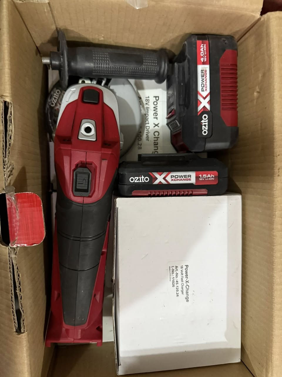 السلام عليكم...للبيع  دريل فتح وشد و امباكت  و كوسره باله مع حقيبه  (جديد  غير مستعمل)للتواصل  على الرقم ***********   واتساب
