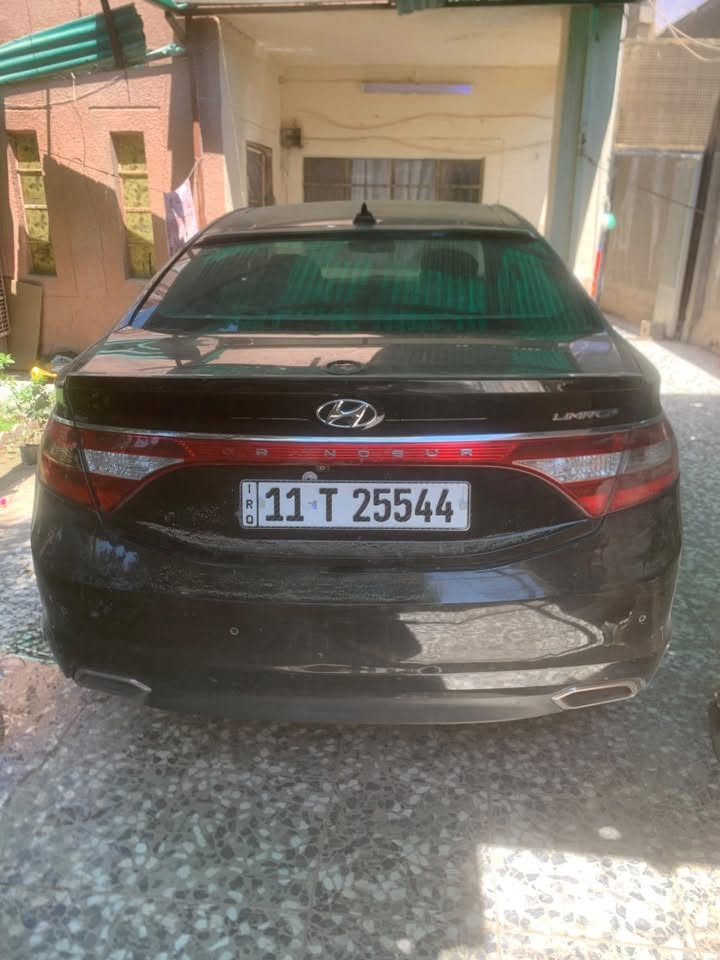 السلام عليكم ازيرا موديل 15 فول موصفات 6 سلندر 3300 بيها قطع ابيع حزام بدون دواخل شاصي سليم وتكم سليم رقم بغداد مكينه وكير خير من الله بيها نقوصات بسيطه مراوس بسني  الانترا رقمي *********** واتس اب فقط  السعر 100
