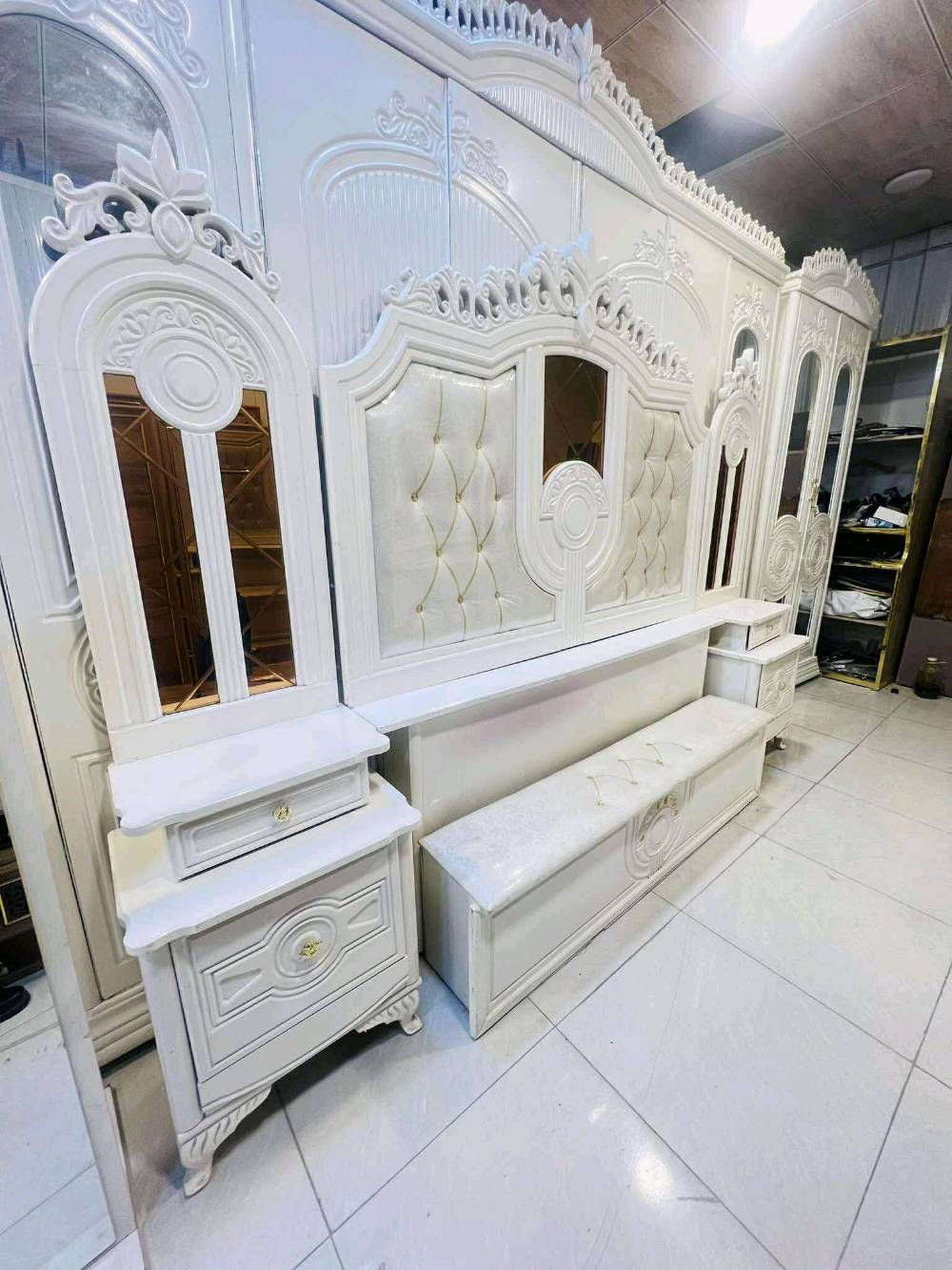 غرفة. عراقي. صاج تصميم. تركي.  شغل ثقيل. كوالتي  عالي. نضام ابواب   مليون و200 بس واصل. كول. مناطق بغداد