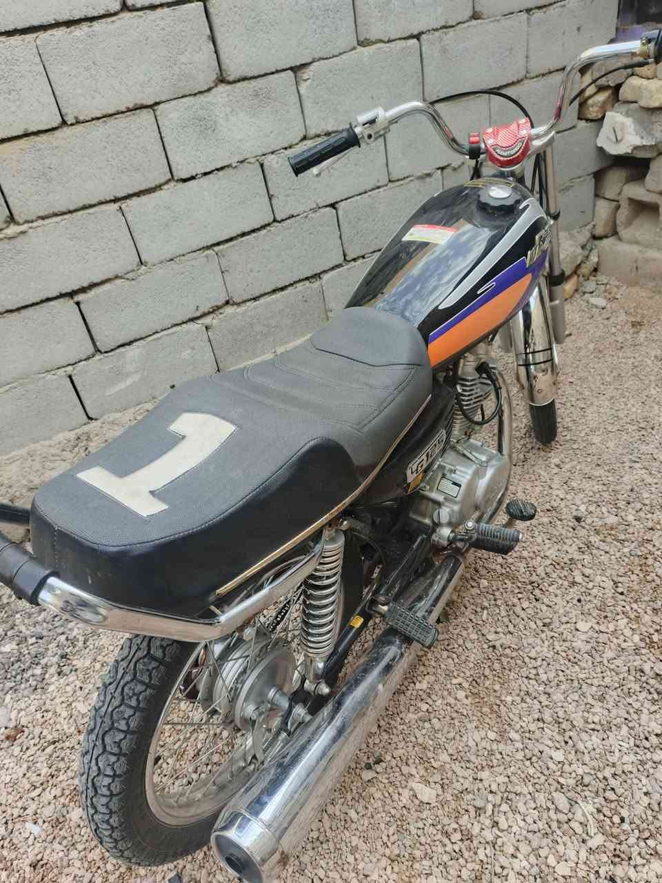 للبيع دراجه مامفتوحه نضيفه 600وبيها مجال 
***********
