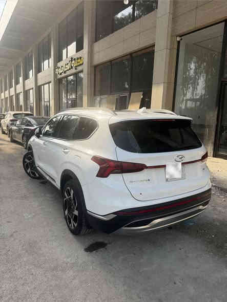 سلام عليكم 
هيونداي سنتافي 2023  خليجي فول مواصفات 
بصمة 
بانوراما
نضام ترحيب ( من تقترب عالسيارة تشتعل انارة بالمري وباليدات )
ليد امامي + خلفي
كراسي كهرباء
كير بيانو 
تبريد شاشة
اشاير بلمري + مري كهرباء
جنطة كهرباء
اوتو هولد
سايد بريك دكمة
درايف مود 4 وضعيات
كامره خلفية
ويل 20 كبير
شاشة نفكيشن ويوتيوب وكار بلي( اندرويد)
مانع انزلاق
كروز سرعة + مثبت سرعه
جام اوتو 4
3 قطع تبريد
7راكب
بردات ابواب خلفية
منافذ usb
شاحن وايرلس
مكينة V6/3500
السيارة جديدة جدا ورقم بغداد ومكفولة من الصبغ والفتح والتبديل ماشية 30 الف 
السعر 31,000$ يعني 3 شدات و10اوراق
عالماً صاحب السيارة عايش بالمانيا واكثر الاحيان السيارة جانت بالكراج ومچودرة حيل معتني بيها 
رقم صاحب السيارة ***********
