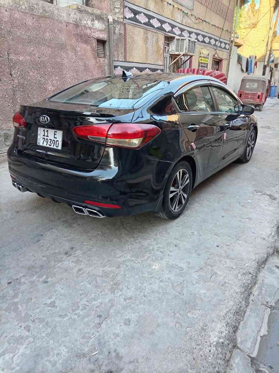 سلام عليكم فوتي 2018 ضربتها جنطه ومبدل باب السايق سياره محرك تبريد خير من الله محرك ٢٠٠٠دوش  كير ٣ تحكمات بسمي تحويل ثاني يوم بيها مكانات صبغ قليله عنوان مدينه الصدر سعر ٩٥ وبيها مجال بسيط تواصل ***********

