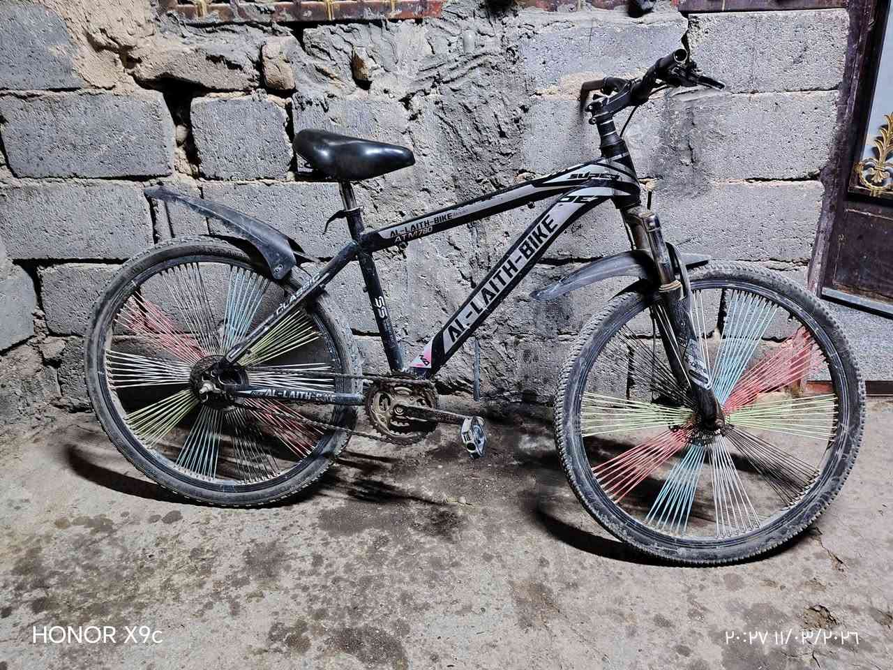 السلام عليكم  شباب عندي بايسكل للبيع امانه الله ورسوله (لا مصبوغ لا مبدل ويل) عنوان (محاويل حي ابو سديره) الاستفسار الاتصال بالرقم (***********)
