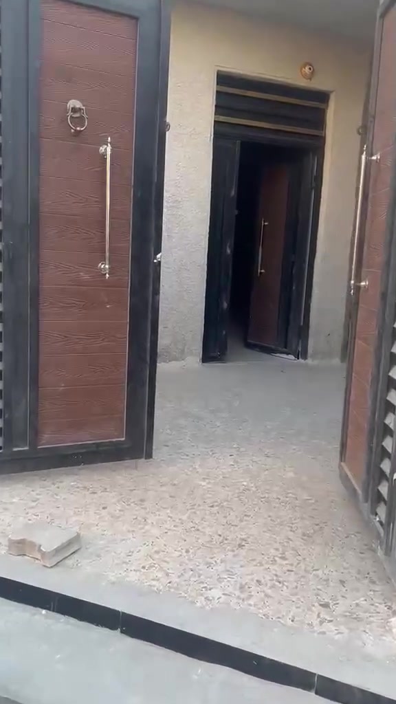 مكلف بالنشر
مكلف بالنشر٠٠٠ دار للإيجار مساحة ١٠٠ متر طابق واحد جديد بالعافيه ليصير من نصيبة لان انت اول واحد تكعد بي ٠٠٠ مكان الحسينة السكلات ثاني بيت عن الشارع الرئيسي مقابل المدارس واسواق سمارك ٠٠٠٠ سعر الإيجار من الاخير ٣٠٠ 
رقم هاتف *********** سيد علي
