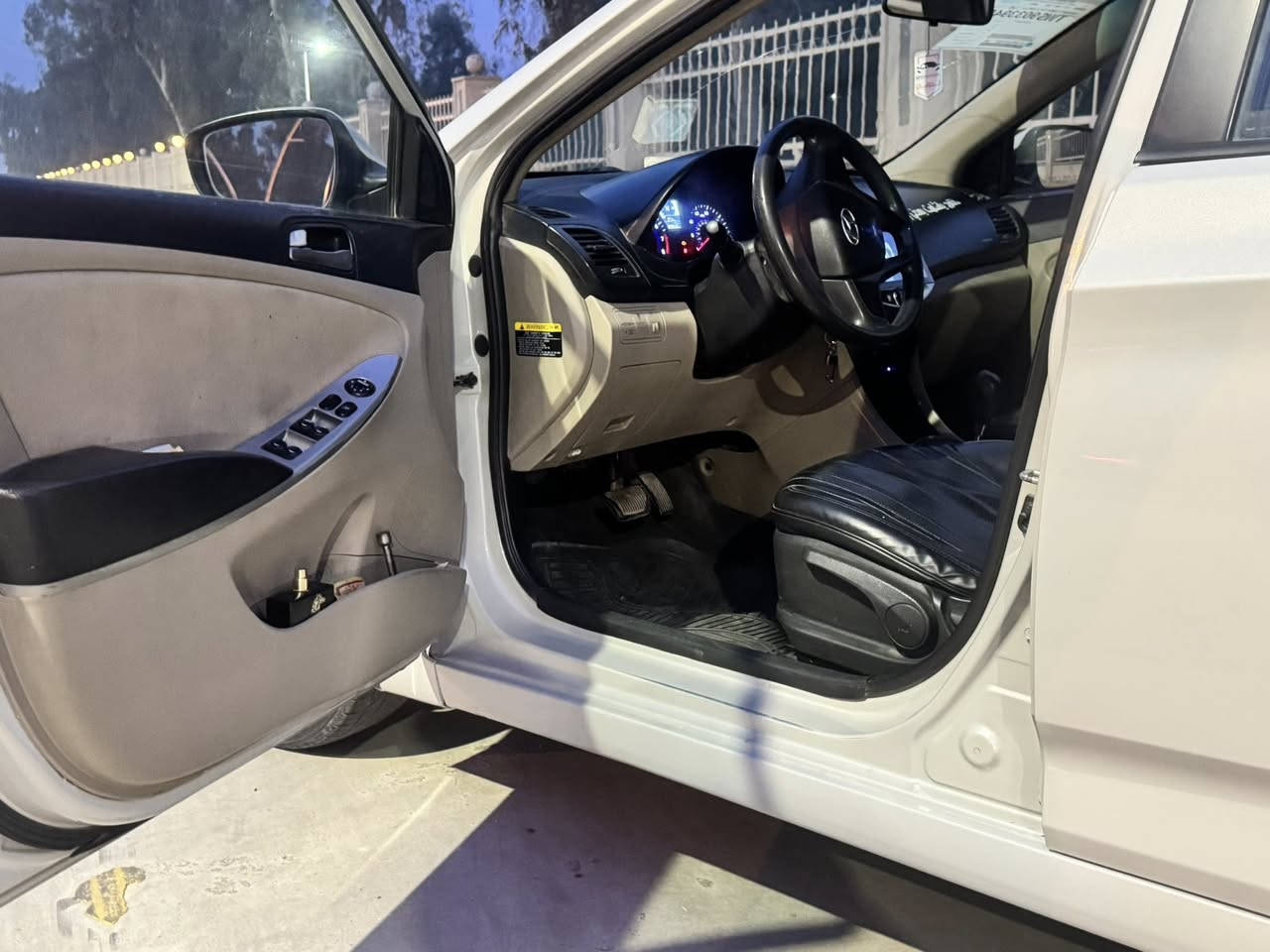 هونداي اكسنت البيع أو مراوس انتر أو كورلا 
بيها ضرر جاملغ وبنيد 
موديلها 2016
محركها16GDl 
الاستفسار ***********
