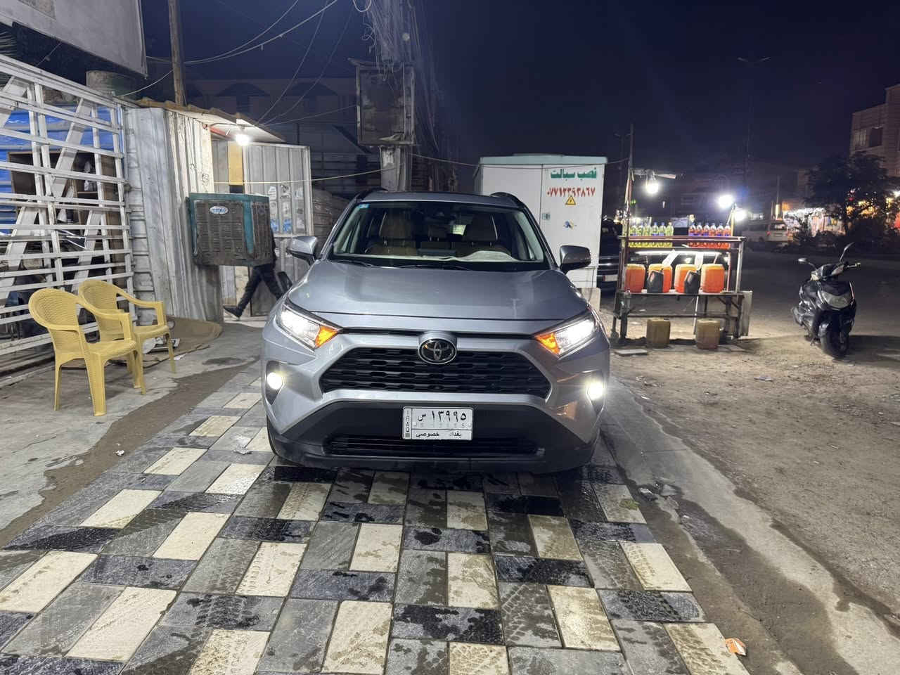 راف فور موديل ٢٠٢١ XLE فوول مواصفات السياره اي نقص ما بيه حادثه الجاملغ العكس السايق بدون اير باك بدون شواصي باسمي السياره مكاني بغداد الكراده السعر ٢٦٠ ورقه صور الحادث منشوره ***********
