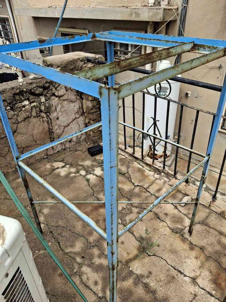 اغراض للبيع في برطلة للاستفسارعلى رقم***********
