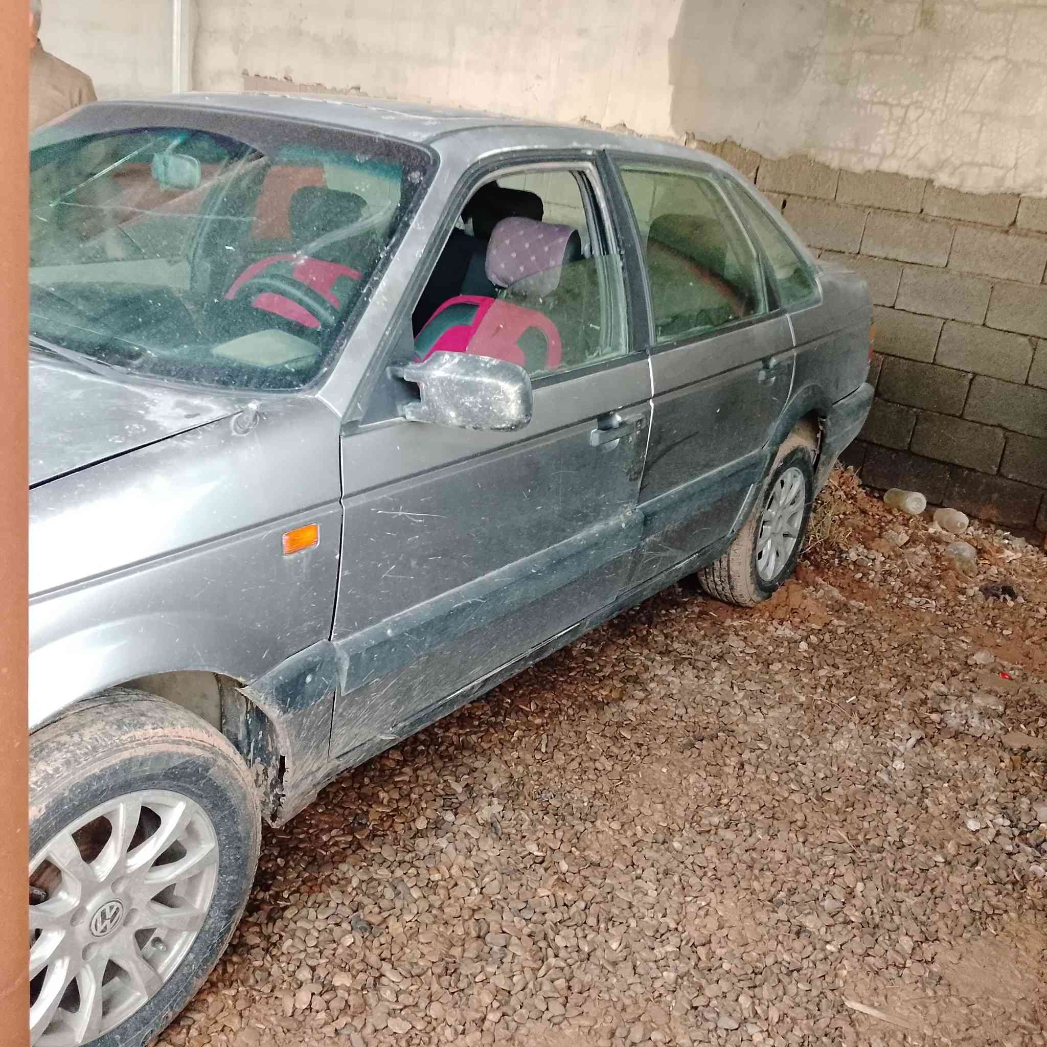 سلام عليكم كولف باسات 
موديل 92 كير محرك كامل سياره بلاديه جاهزه 
السعر 28 
اتصال***********
