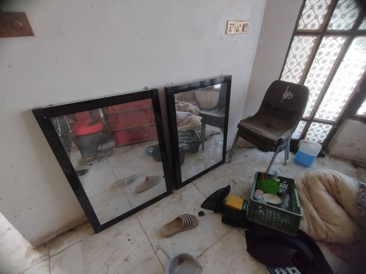 سلام عليكم غراض حلاقه للبيع كرسي أو امرايات أو ميز للبيع العنوان ديوانيه


**إذا كنت صاحب هذا الإعلان وتريد حذفه لأي سبب، رجاءا أرسل رسالة إلى الدعم الفني**