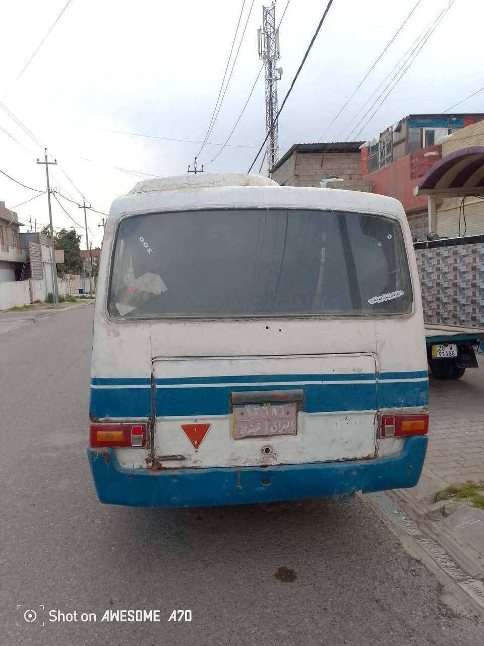 سلام عليكم كوستر 82للبيع سياره كهربيات كامله مكينه أكسل شرط سياره خير من الله نشطه كشن إضافي دوشمه ارضيه وكشانه تيرات نص عمر ***********
