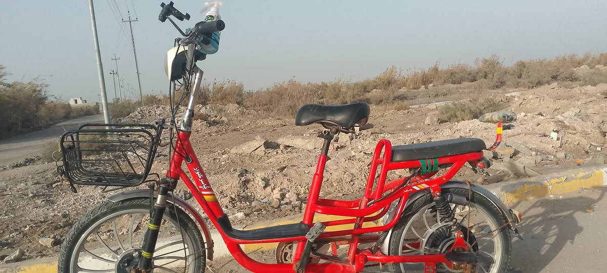 سلام عليكم دراجه شحن للبيع دراجه عوزه بس بطاريتين و بيه 2جددد عوزه بس بطاريتين دراجه شرط و جميع الكهربائية شغاله اشاير هورن ليت عنوان سوق الشيوخ العكيكه 📞*********** سعر 200وبيه مجال
