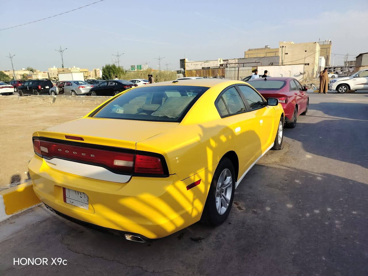 سلام عليكم ورحمه الله وبركاته
جارجر مديل 13 رقم انبار دولي حولتها يوم 8/1/2026
مصفره هيئه وقرامات ربع مامطلوبه 
محرك وكير حداديه تخم تاير وباتري وتبريد زنون شمسي 
سياره جاهزه للخير حادث جاملغ وبنيد المراوس بخصوصي 
  مكان السياره السماوه قضاء الخضر ***********
