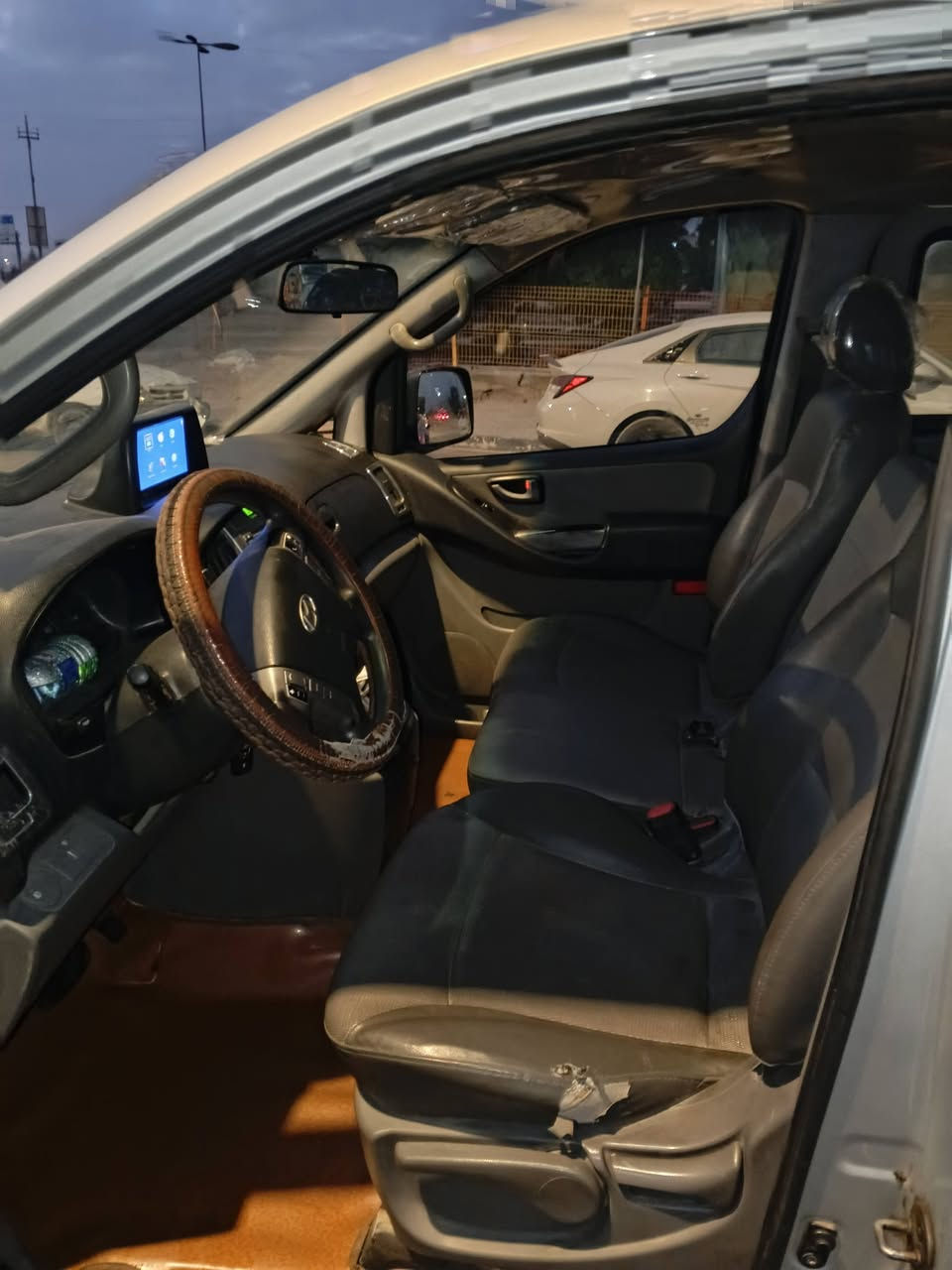 سيارة للبيع موديل 2010، سبلاين أوتوماتيكية، مسجلة باسمي، رقم بصرة، مصفرة من الهيئة والضريبة. السعر 135، وهناك مجال للتفاوض على السعر اللتواصل ***********
