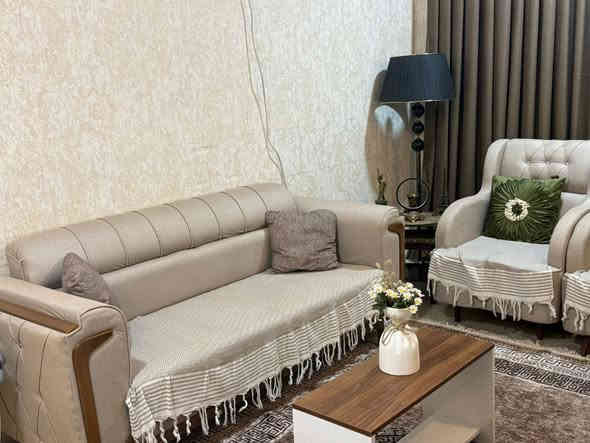 السلام عليكم تخم قنفات للبيع بي ظرر رجل الكرسي موضح بالصوره السعر 250  الكرادة داخل 
***********  التخم بعماره طابق 2
