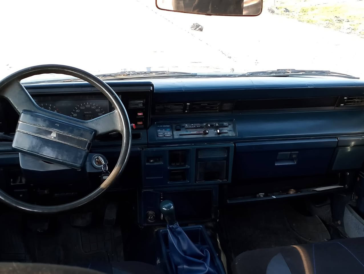 السلام عليكم سوبر موديل 85رقم نينوى انكليزي سنويه جديده شرط التحويل كابون بانزين بيها محرك كير اكسن شرط السياره تبريدها شغال التدفئه شغاله وايرمنيه كلها شغاله طخم امامي وخلفي نظيف سياره جهازه مصبوغه عام جماليه   مكاني موصل الايسر 
(السعر 52)وبيها مجال للطيبين باقي التفاصيل 
اتصل على الرقم 
***********
***********
