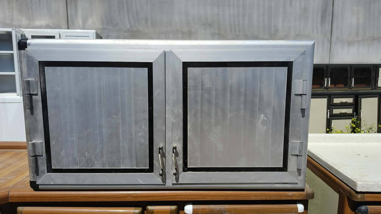 السلام عليكم  مسواگ جديد في (ساحة الخضرانيه ) للأغراض والأثاث المستعمل الموقع الخضرانيه الشارع العام للأستفسار للأتصال على الرقم (***********)بي واتساب  يوجد خدمة توصيل🚚
