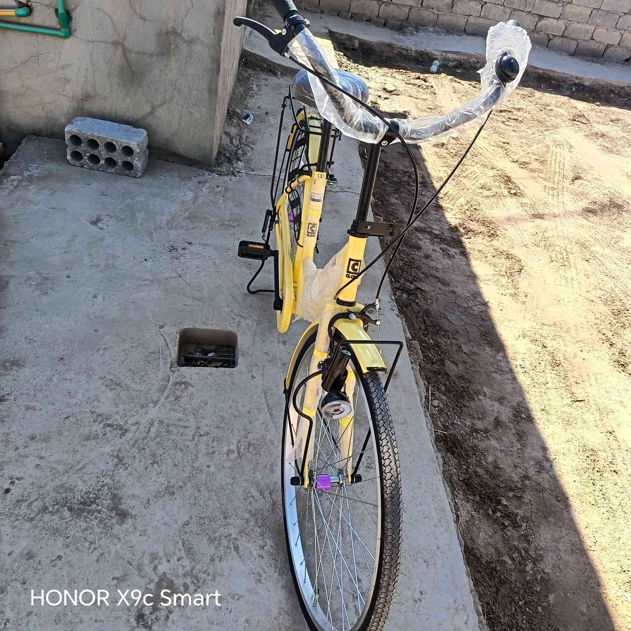 سلام عليكم باسكل للبيع موديل 22  لون مميز السعر 180 وبي مجال رقمي *********** مكاني حله ابو غرق
