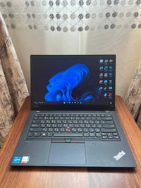 لابتوب LENOVO جيل (11)للبيع. اللابتوب جدا نضيف وادائة قوي ومواصفاته جد...
