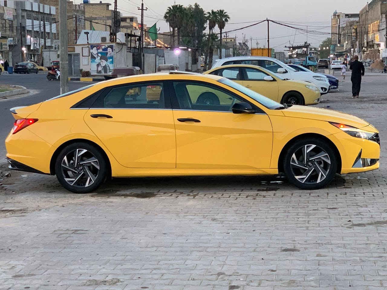 السلام عليكم النترا موديل 2022 وارد امريكي فول مواصفات لمتتد داخل ابيض لون اصفر تكسي تسجيل قديم بدون منظومة غاز حادث جاملغ السائق وبنيد مبدلات ايرباك استيرن فقط ماشية 56 الف ميل مصفرة هيئة وغرامات السعر 16000$ للاتصال  *********** بغداد, العراق
