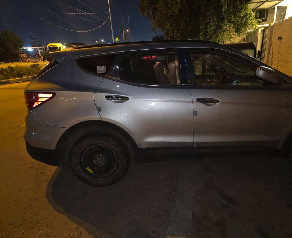 سيارة للبيع سنتافيا وللة محتاجين وريد نبيعهة امي عدهة عملية نضيفة تايرات مبدليله جديدة وماسحات جديدة كشنات جلد قمارة من فوك فتحة دهن بانزين يعني كلشي ماتبدللهة رايديهة 22 وشراي هاذه رقم 7810069237 واتساب ماريد تكسون بسعره وحق القراق صارت علينة 30 مليون
