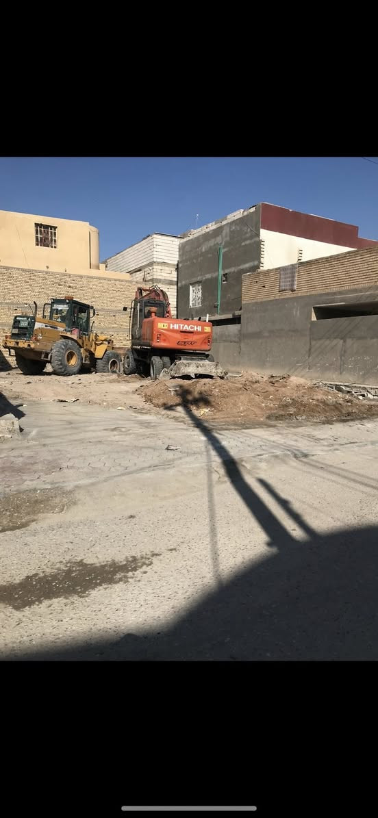 اليوم وبفضل الله 
تم تفليش جسور (رباطات) أرضية لقطعة مساحتها 250م في الأمن الداخلي 
وتم قلع القطعه ونقل الأنقاض ودفنها بالسبيس والأسمنت وحدلها طبقتين للأستفسار *********** أو  ***********
