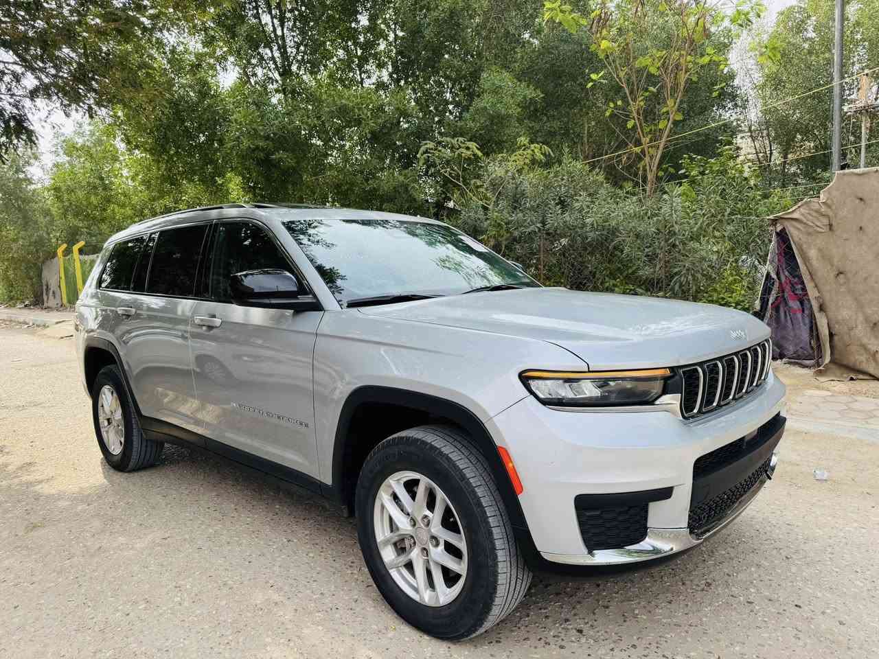 السلام عليكم  جيب كراند  شيروكي  مديل  ٢٠٢٤ فتحه  بالسقف  ٧راكب  ٦ سلندر  شاشه  كبيره  شفتات ستيرن كامره وباقي  المواصفات المعروفه سياره  مكفوله من الصبغ  ولتبديل  فحص  السونار  موجود  وي  لصور  بيع او مراوس  مرقم  بغداد مكان  لسياره  ناصريه مركز المدينه  السعر ٢٩٠ يعني  ٢٩ الف دولار للستفسار اكثر الاتصال عل الرقم *********** موجود وتساب
