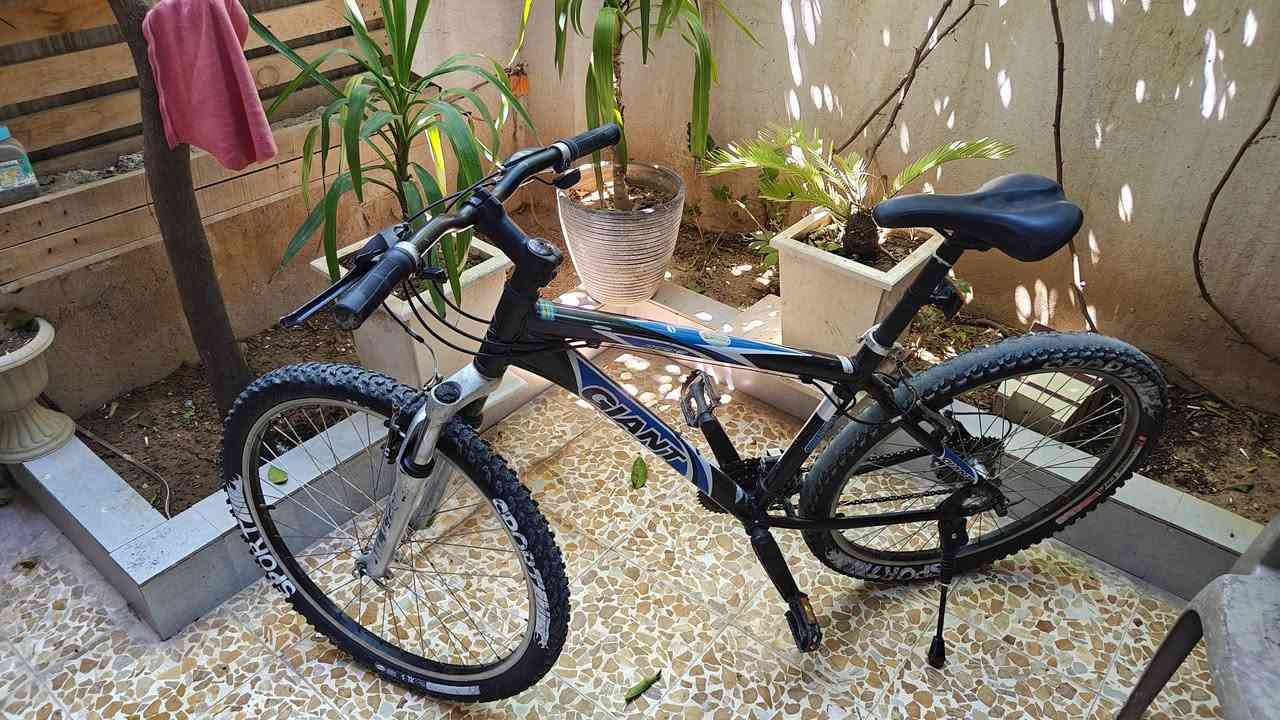 للبيع دراجة ماركة GIANT
ماركه عالميه 
السعر 145 وبي مجال بسيط للطيبين


**إذا كنت صاحب هذا الإعلان وتريد حذفه لأي سبب، رجاءا أرسل رسالة إلى الدعم الفني**
