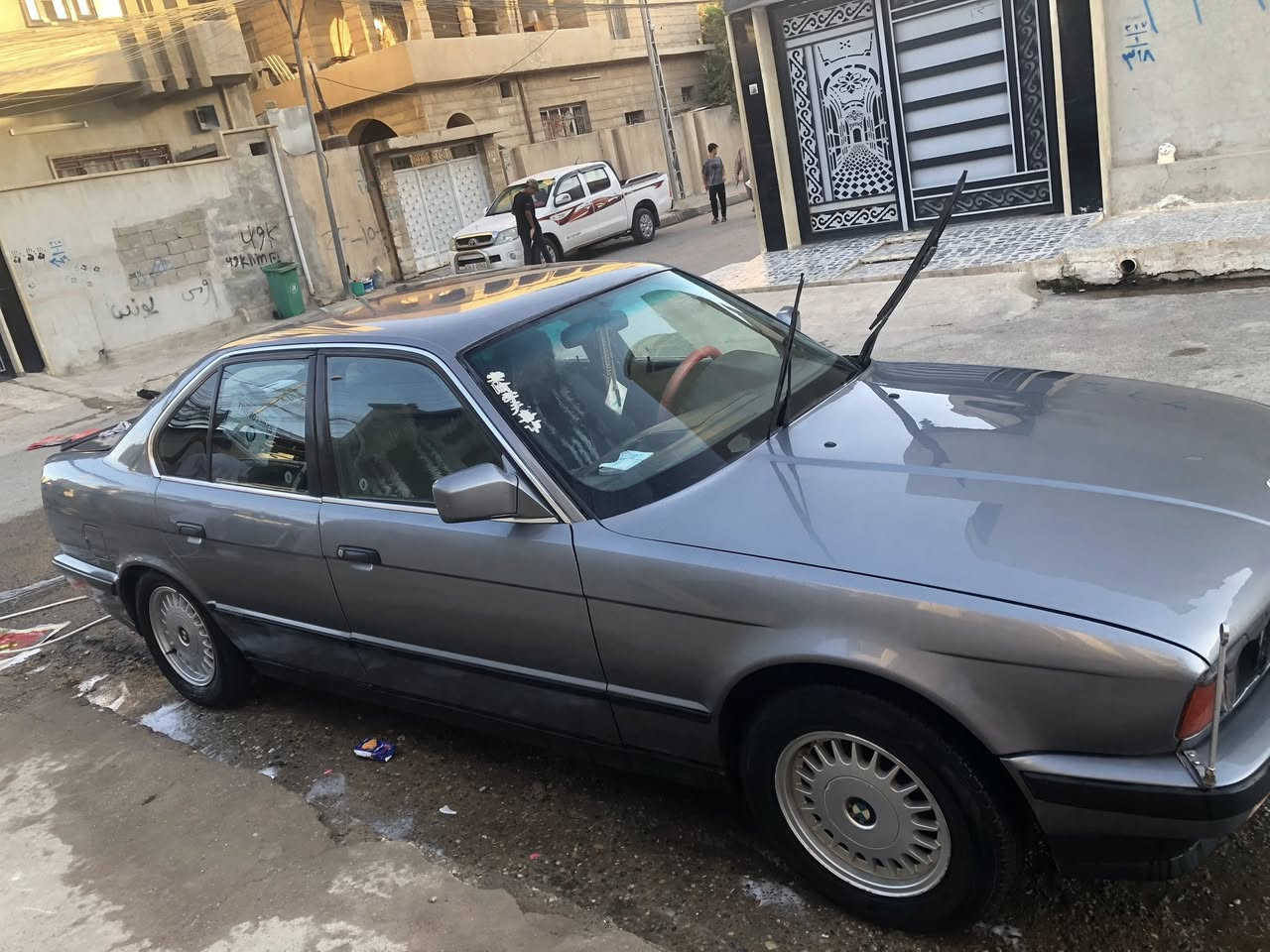 ابيع  نقد فقط او مراوس  بي ام 535 اصل وفصل موديل 90 سنوية خضرة رقم نينوى الماني كوبون بانزين شرط التحويل سيارة كلها شرط فقط صبغ جمالية والكير بس البك ياخر بيا طخة خفيفة حيل بل دايل اليمين مامصلح سعر 50 وبيها مجال الخاص مفتوح هذا خطي مابي واتس اب ***********
