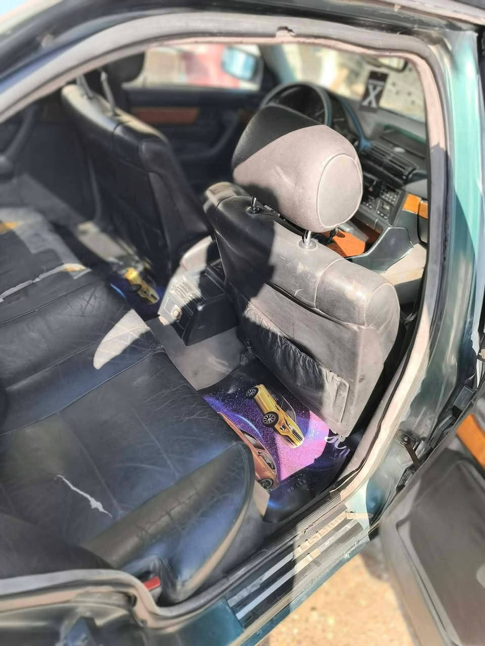 بيع او مراوس سياره مصبوغه جديد بدون داخل
كير ومحرك خير من الله كهربائيات كامله تخم تاير 
كشنات جلد كهرباء خزن ميموري 
محرك 6 مفتوح 
صدر امامي خلفي جديد 
السيارة بيها نواقص بسيطه بحدود ورقتين 3
تحويل مباشر ثاني يوم 
عنواني بغداد الدورة 
السعر ٤٨ وبيها مجال للطيبين 
للاتصال ***********
