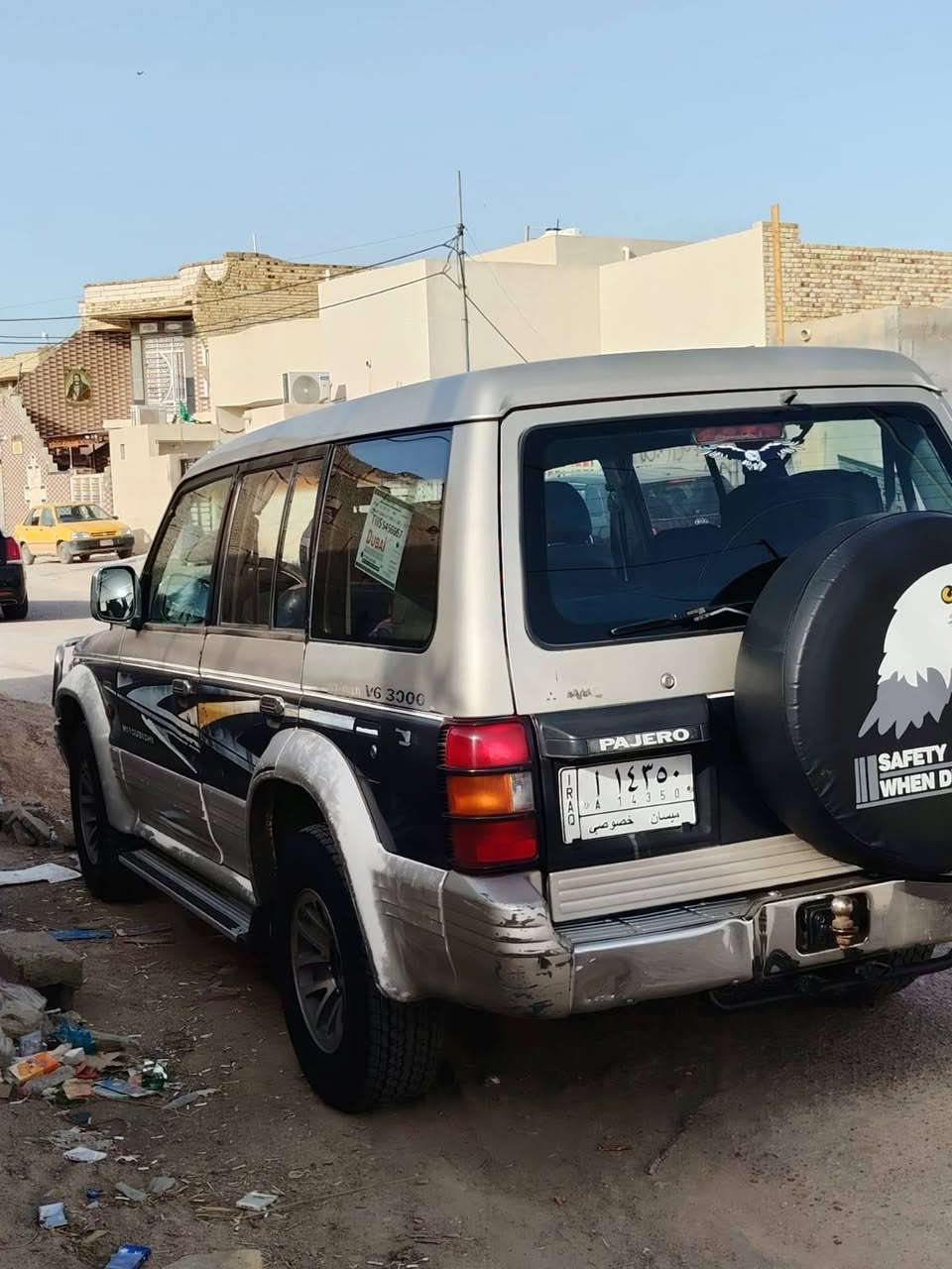 السلام عليكم باجيرو موديل 2000للبيع او مراوس حسب القناعه السياره مكفوله كفاله عامه من تبديل وصبغ تخم تاير نص عمر بيها يرادلها حداديه نص عمر المكينه وكير جدد ترايك وين ماتريد السنويه منتهيه راعيها بل العماره   السعر ٤٣ وبيها مجال الطيبين الاستفسار ***********
