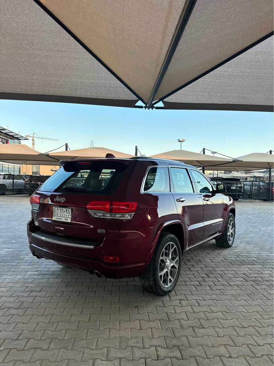 جيب اوفر لاند : 2020 خليجي 
فول 1/1  
المحرك : V6.  3.6L فول فول 1/1
ماشية 114 كيلو متر
رقم بغداد  تحويل ثاني يوم 

المواصفات :
* دفع رباعي 4x4 . *
* سقف بانوراما . 
* شاشه كبيرة 
* نظام الخرائط (GPS) .
* نظام التعليق هوائي (جكات) . 
* ستيرن كهربائي . 
* المصابيح الأمامية زنون .
* كشافات الضباب زنون .     
* تشغيل عن بعد .
* صندوق كهربائي 
* المقاعد الأمامية كهربائية 
* حساسات أمامية
* حساسات خلفية 
* كاميرا خلفية 
* المرايا الجانبية قابلة للطي .
* مرايا متحسسه للضوء العالي . 
* مقود السائق من الخشب . 
* بلوتوث تلفون . 
* محدد سرعة . 
* نظام التشغيل والاطفاء الاوتوماتيكي ( Auto Start System ) .

العنوان كربلاء السعر 31 الف
للاستفسار اتصال 📞
*********** كربلاء, العراق
