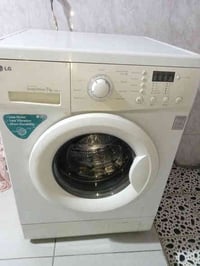 عندي ثلاجه وغساله للبيع لتواصل 07767692609 07507963057